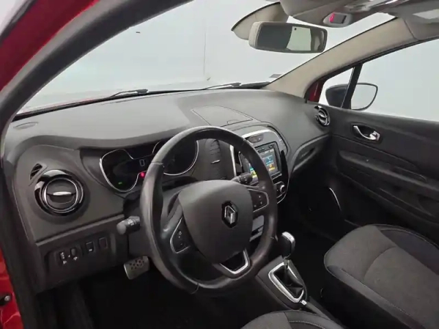 Renault Captur tce 150 fap edc — photo 375