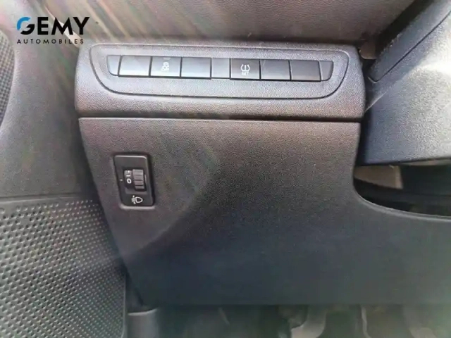 Peugeot 208 puretech 68ch bvm5 — photo 14