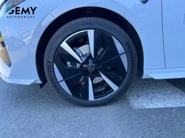 Peugeot 308 electrique 55 kwh 156ch — photo 11