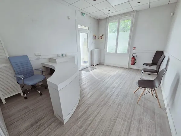Murs Cabinet médical Villeparisis 257m²