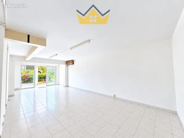 Local commercial 45 m² Fort-de-France
