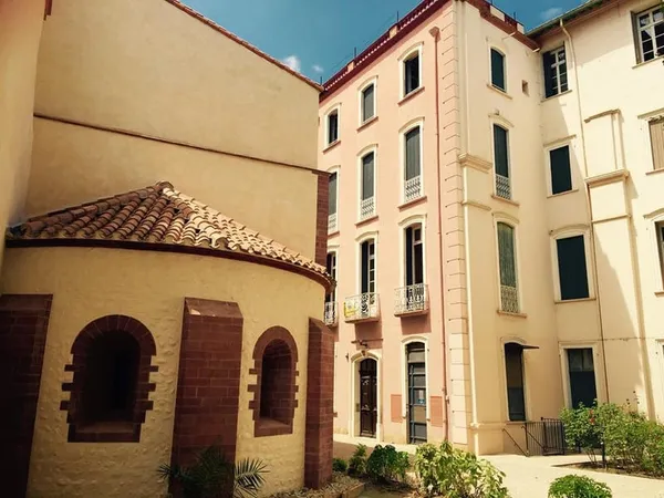 À LOUER PERPIGNAN CENTRE HISTORIQUE T2 DE 43 M2 À DEUX P
