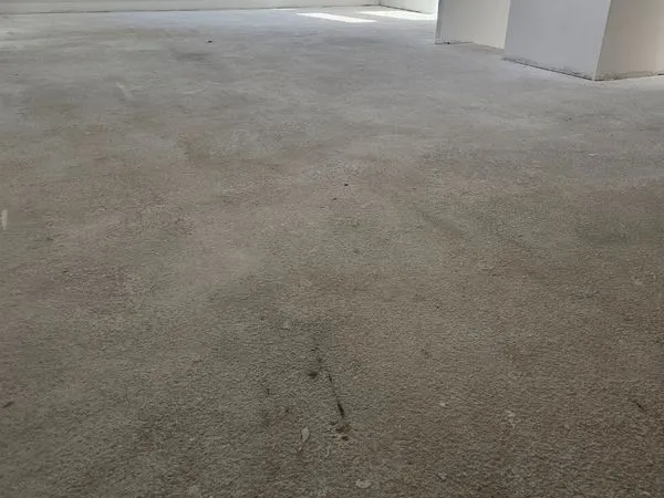 ESPACE DE STOCKAGE - ENVIRON 20/22 M² - 350 Joinville-le-Pont