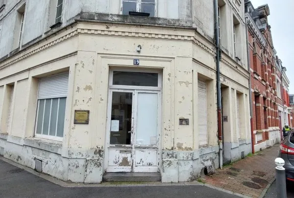 Local professionnel 83 m²