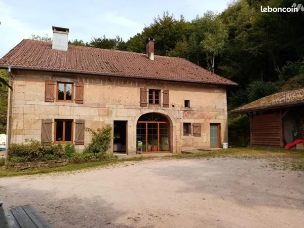 Ferme 11 pièces 245 m²