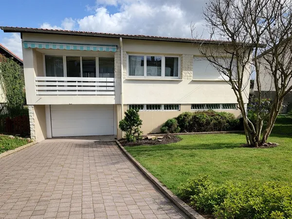 Maison F6 de 158m2 sur un terrain de 6 ares