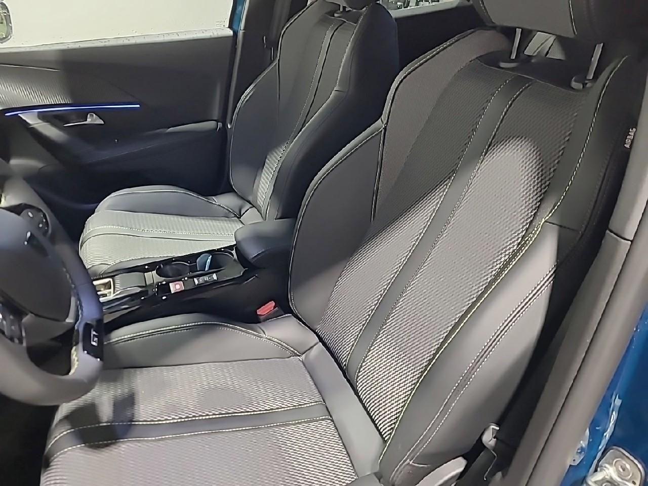 Peugeot 2008 hybrid 145 ch e-dcs6 gt — photo 10