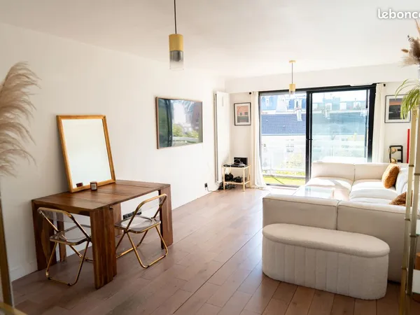 Appartement 3 pièces lumineux avec balcon, parking et prestations de qualité