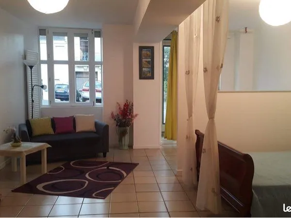 Studio 1 pièce 48 m²