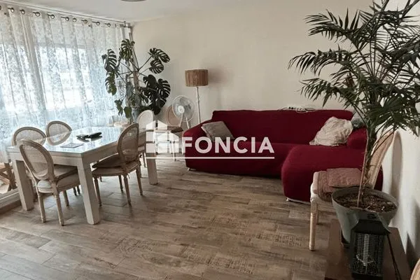 Appartement 4 pièces 77 m²