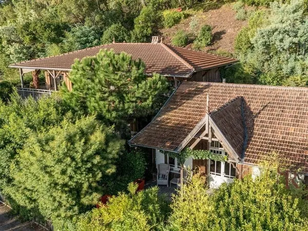 Maison 10 pièces 300 m²