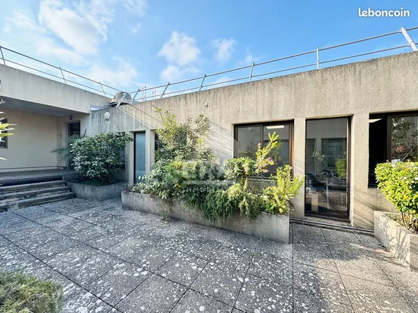 Bureaux 71 m² MOUGINS