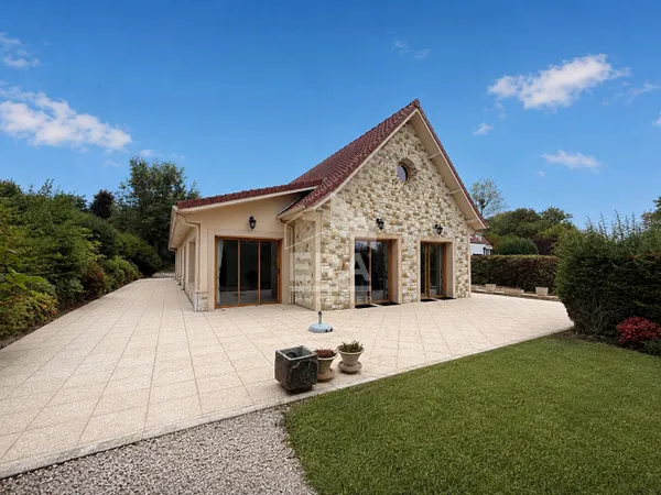 Maison 6 pièces 226 m²