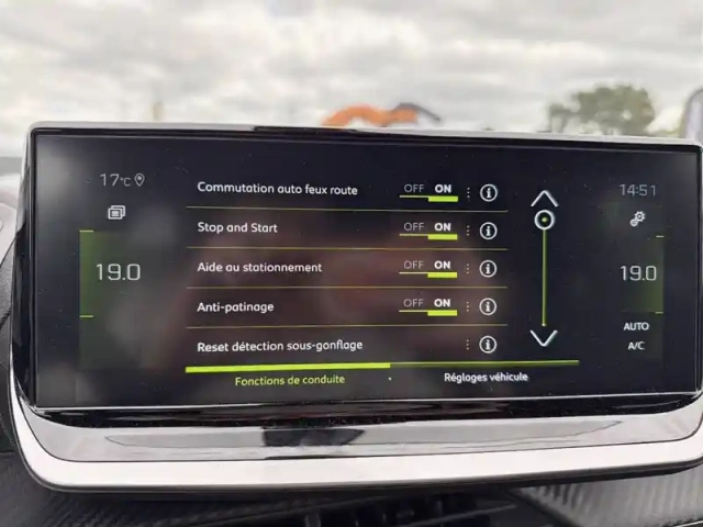 Peugeot 2008 puretech 130 s&amp;s eat8 — photo 39