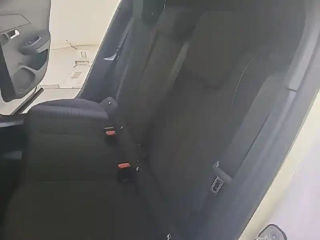 Peugeot 2008 puretech 130 s&amp;s bvm6 — photo 12