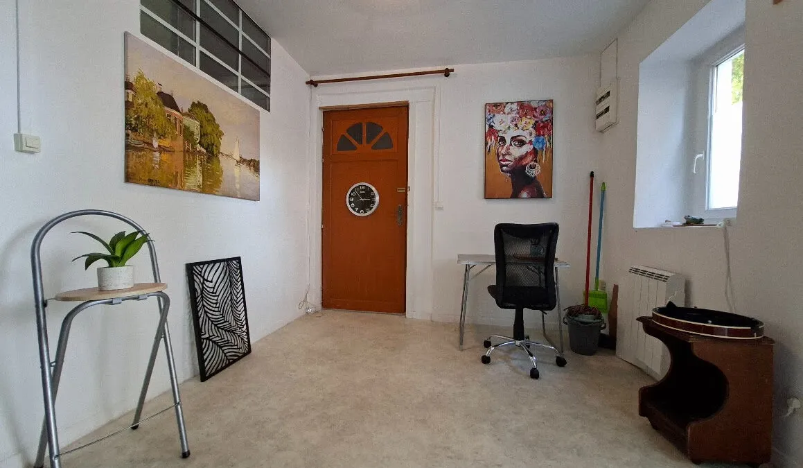 Photo 1