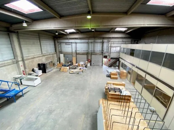 Local d'activité 1450 m²