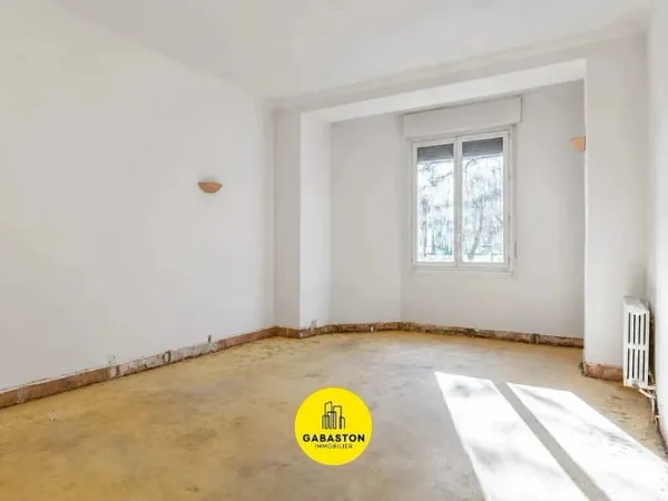 Local 3 pièces 69 m²