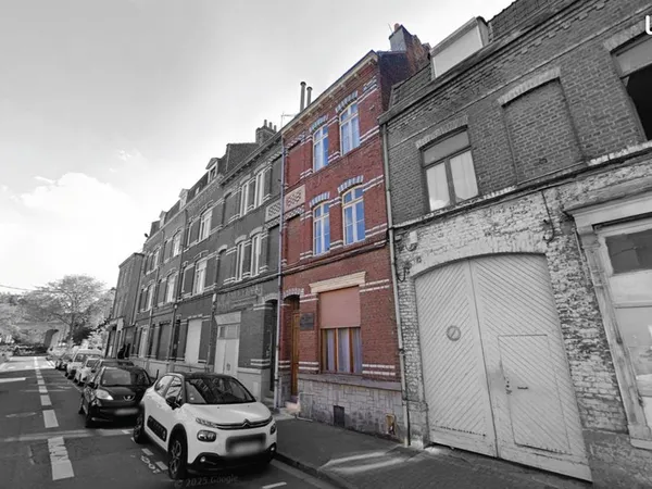 Maison de ville à réhabiliter