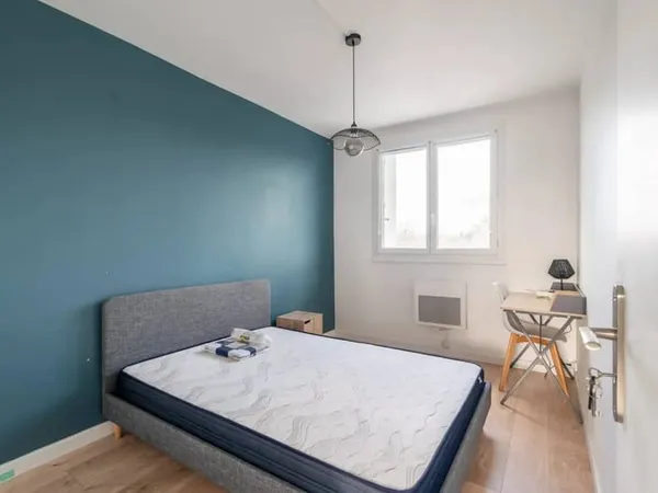 Appartement 4 pièces 10 m²