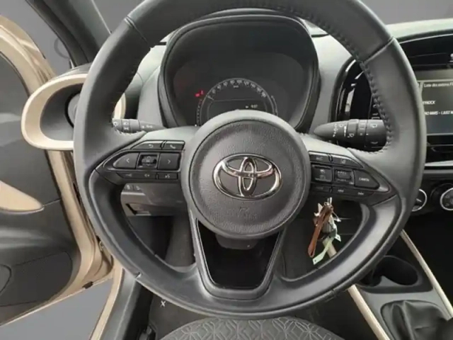 Toyota Aygo 1.0 vvt-i 72 design — photo 12