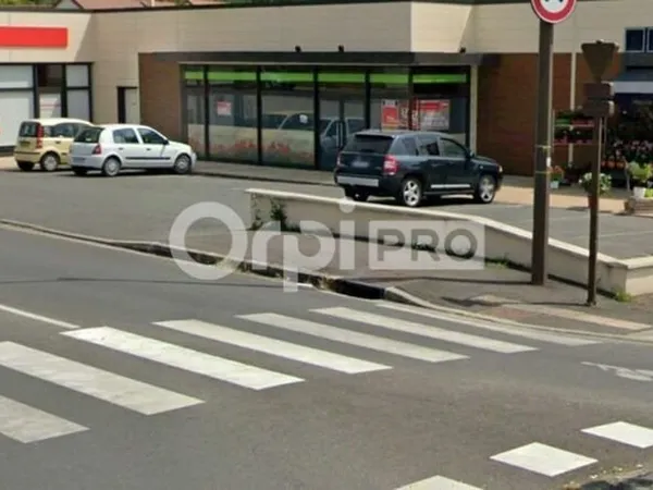 Local 166 m²