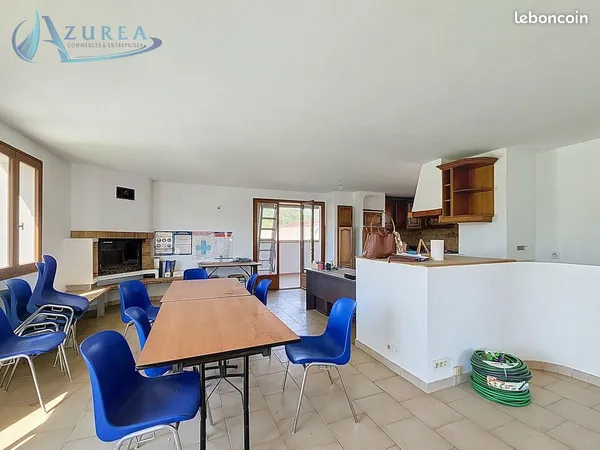 Bureaux 99 m² MONTAUROUX