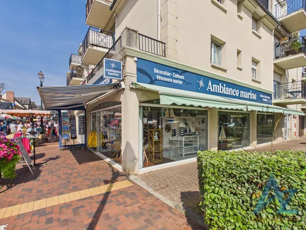 Emplacement numéro 1 pour cette boutique en quart de rue