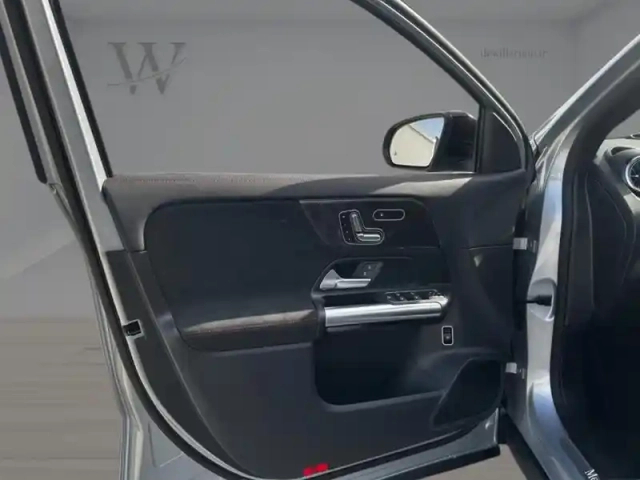 Mercedes Gla 200 d amg line — photo 13