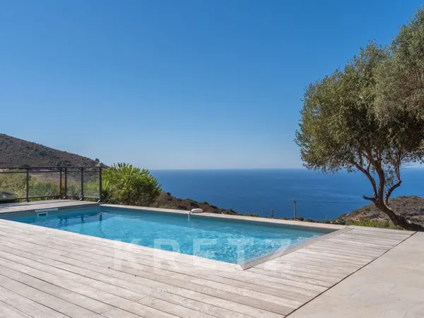 Maison avec piscine et vue mer