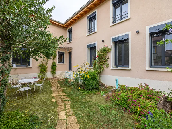 Maison rénovée par architecte à proximité des Gratte Ciel