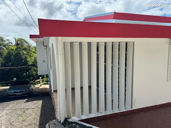 Vends maison de type F5 en très bon état à Fort de France