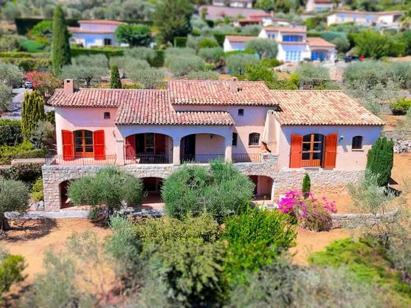 CABRIS - PROVENCALE AVEC VUE MER - PROCHE DU VILLAGE