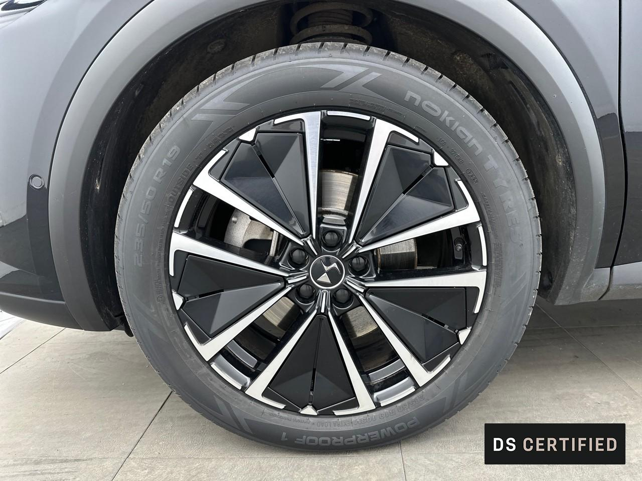 Ds Ds 7 crossback hybride rechargeable e-tense 300 eat8 4x4 rivoli — photo 16