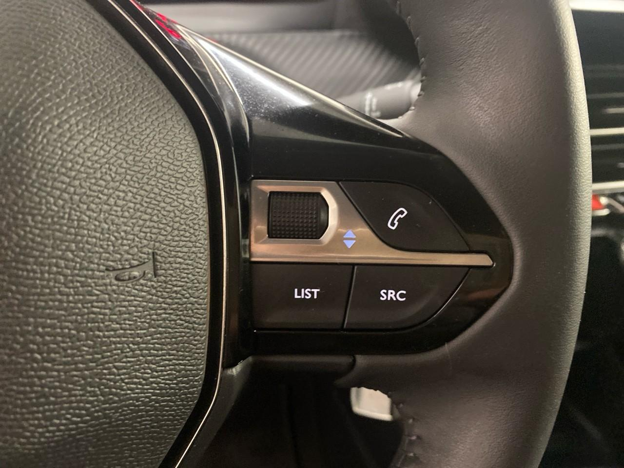 Peugeot 208 puretech 100 s&s bvm6 style — photo 18