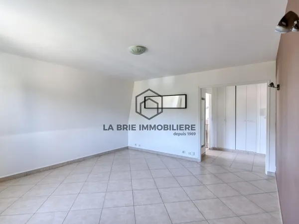 Appartement Mandres Les Roses 2 pièce(s) 52.93 m2