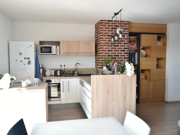 Loue T4 83m² avec balcon dans résidence récente - Prox. Métro, bus, autoroute - Lille-Moulins