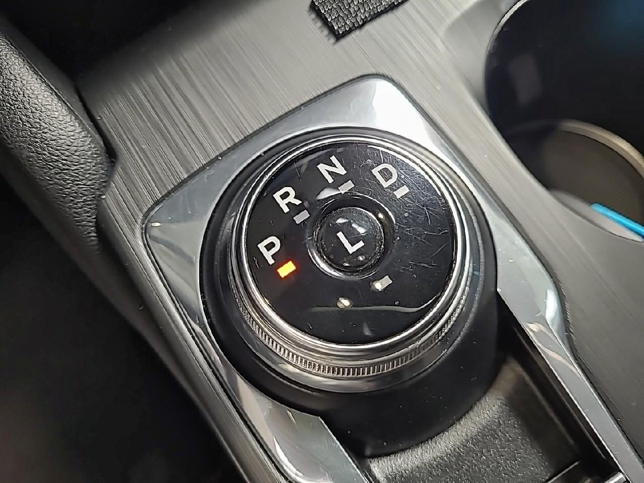 Ford Kuga 2.5 duratec 190 ch phev powershift st-line — photo 17