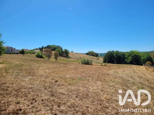 Terrain 4110 m²