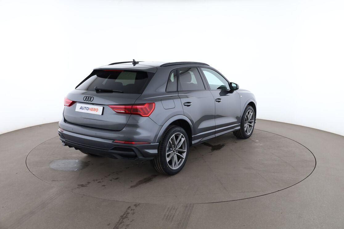 Audi Q3 35 TDI S Line S Tronic 7 — photo 5