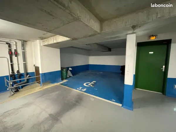 Place de parking sécurisée en sous-sol à vendre - Boulogne