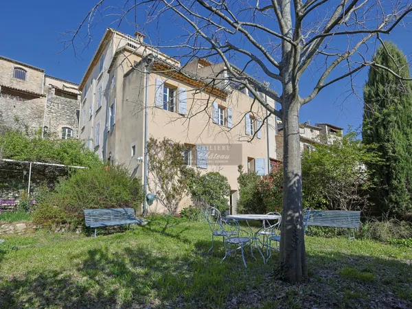 Maison 235 m²