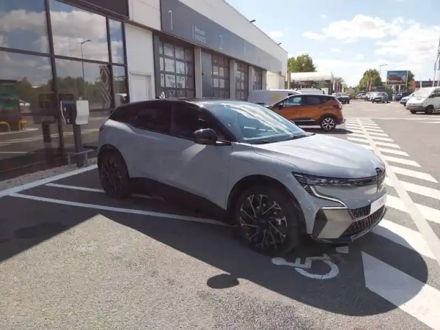 Renault Megane e-tech 220 ch autonomie confort — photo 19