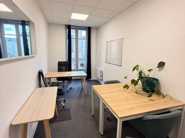 Bureau professionnel jusqu'à 4 postes (13m2) en plein centre de Lyon, tout compris