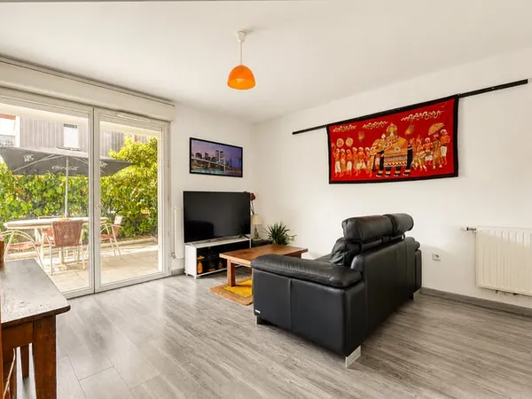 En exclusivité ! Appartement T2 de 38 m2 en rez-de-jardin,