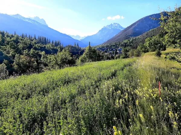 Terrain à aménager 1607 m²
