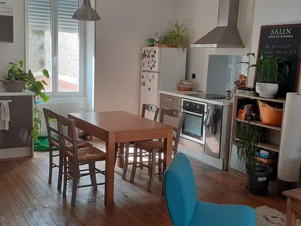 A louer T4 - 78 M2 - avec terrasse près jardins de la Brèche - Très bon état