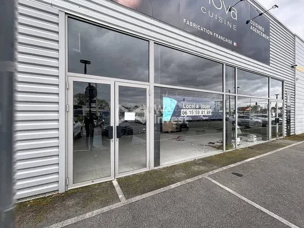 Local commercial 357 m²