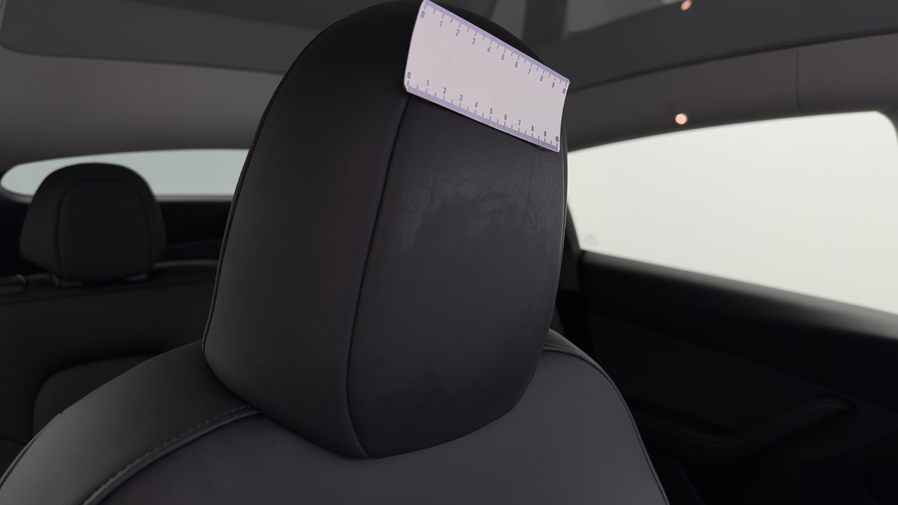 Tesla MODEL Y Standard RWD — photo 36
