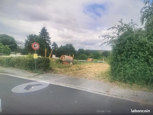 Grand terrain constructible plat de 1 600 m² - Proche Rugles (27250)